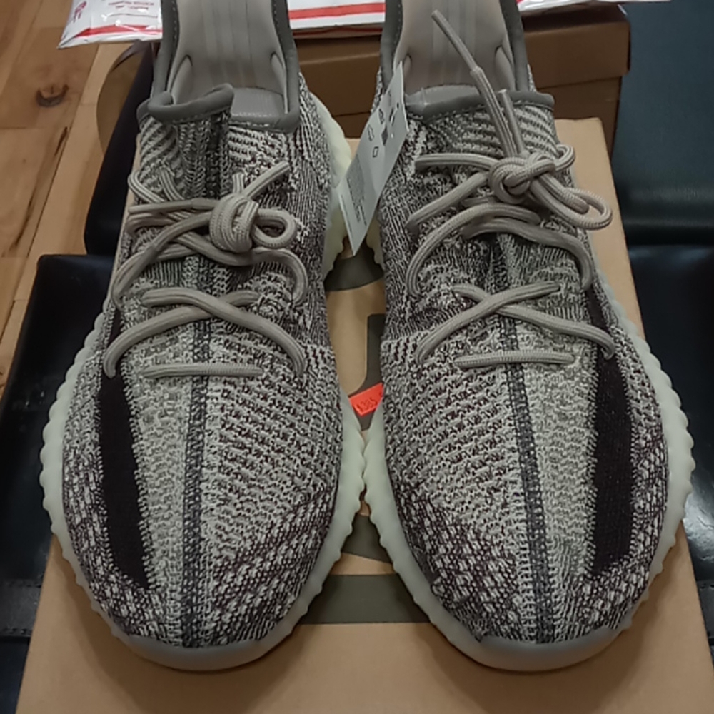 Yeezy Boost 350 V2